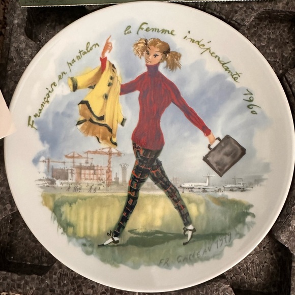 Limoges Other - Henri d'Arceau L. & Fils Limoges Les Femmes Due Siecle 1960 Series Plates